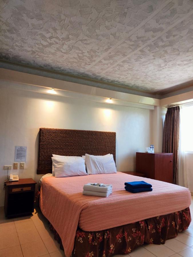 Wild Orchid Beach Resort Olongapo Exterior foto
