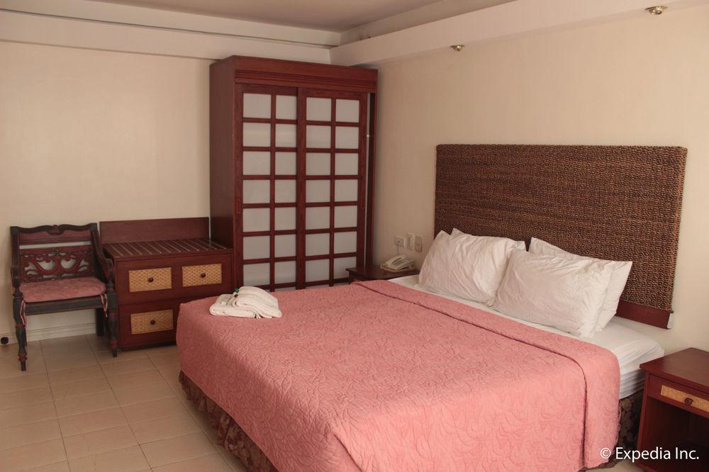 Wild Orchid Beach Resort Olongapo Exterior foto