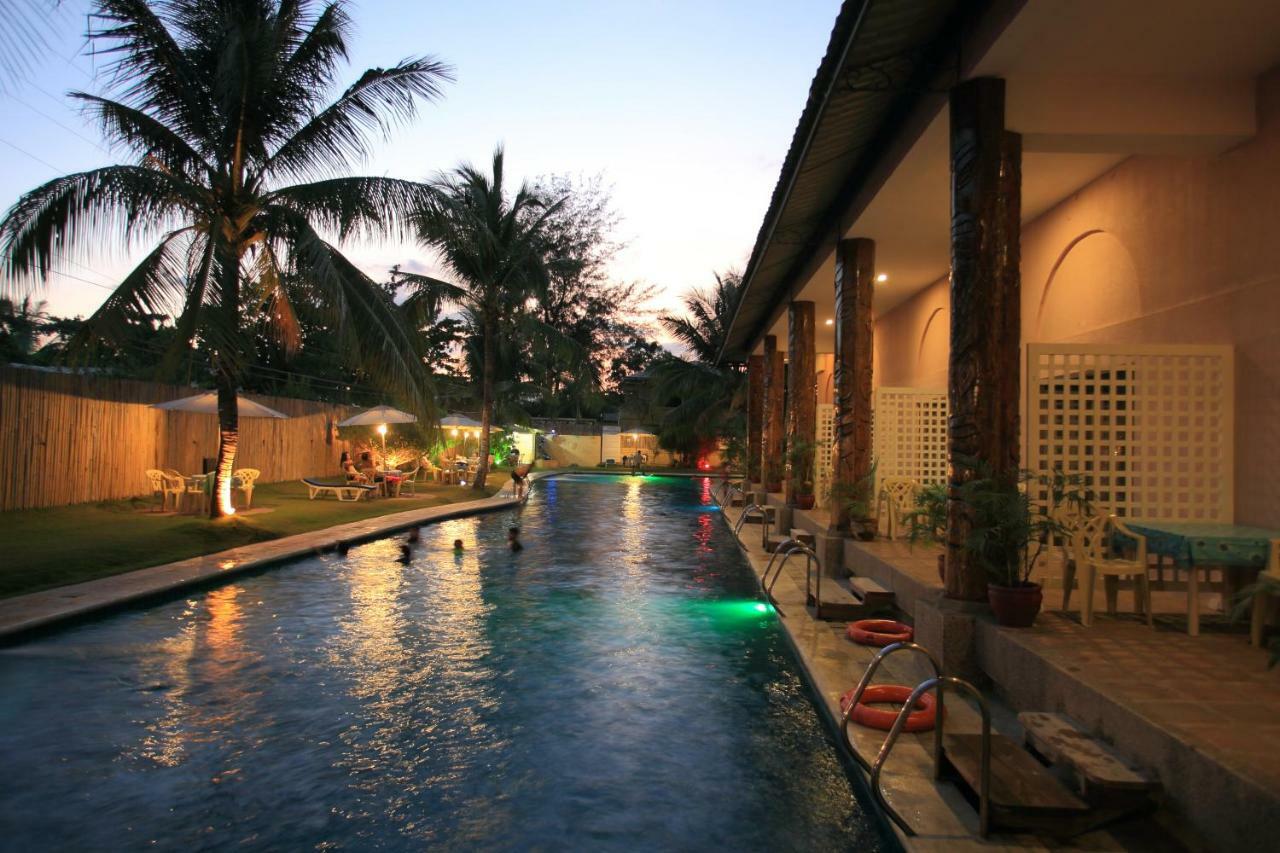 Wild Orchid Beach Resort Olongapo Exterior foto