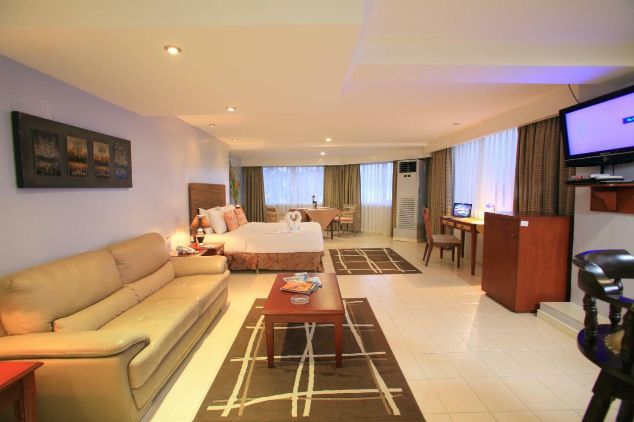 Wild Orchid Beach Resort Olongapo Exterior foto